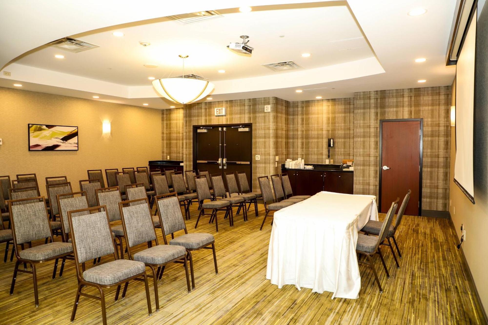 Courtyard By Marriott Toronto Brampton Hotel Exterior photo