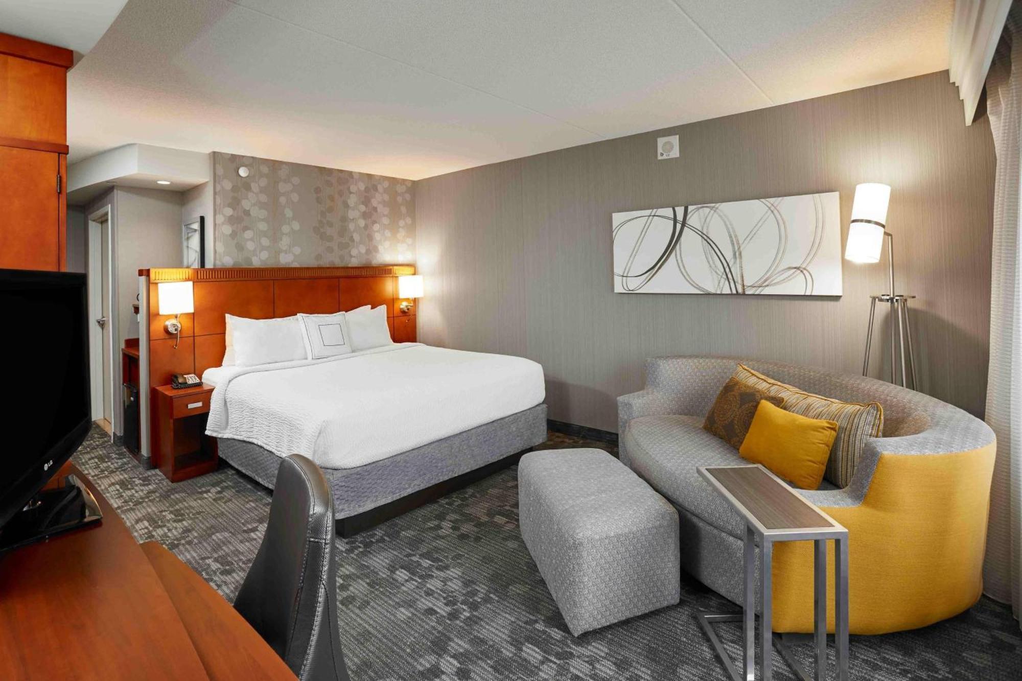 Courtyard By Marriott Toronto Brampton Hotel Exterior photo