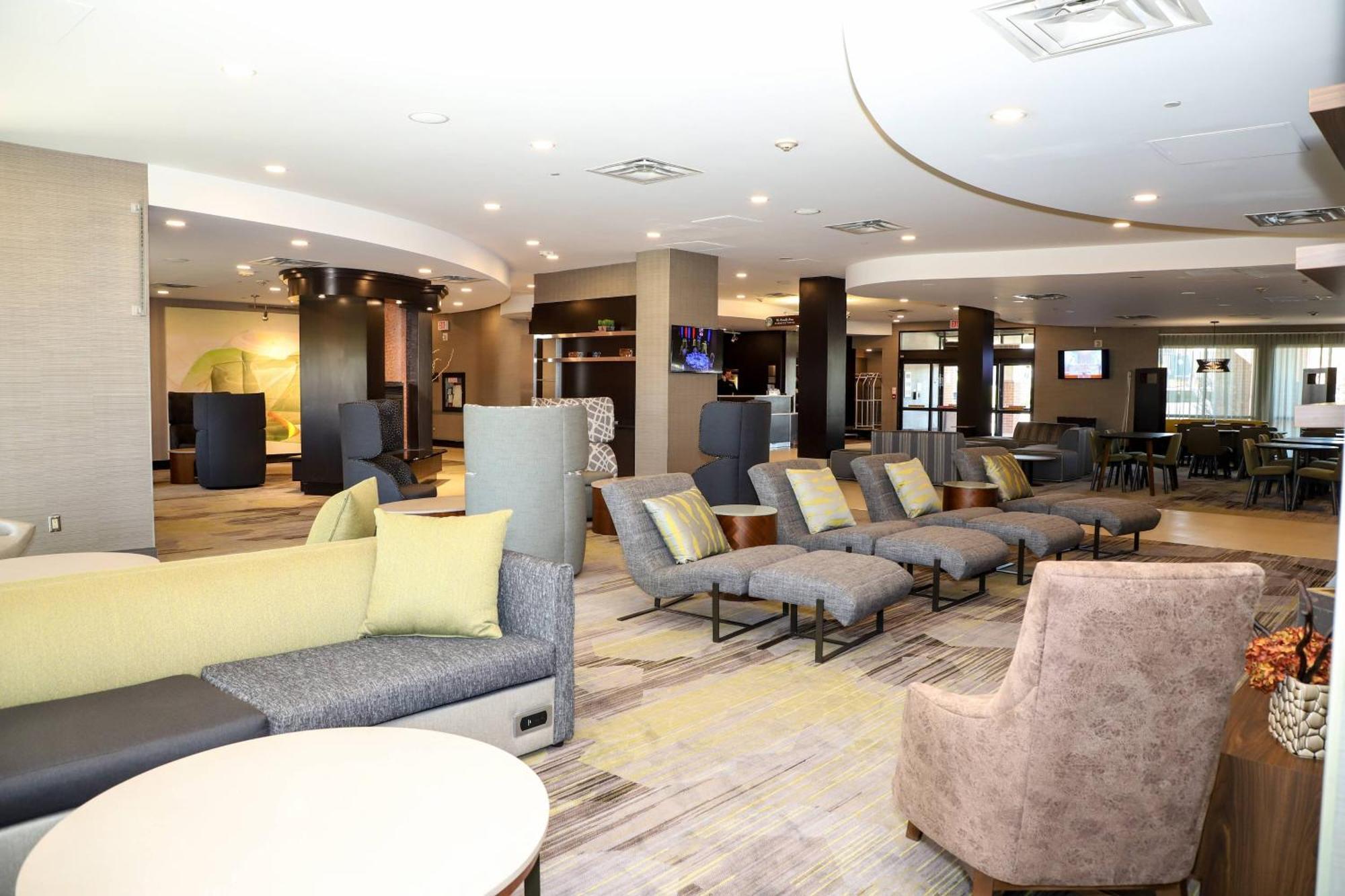 Courtyard By Marriott Toronto Brampton Hotel Exterior photo